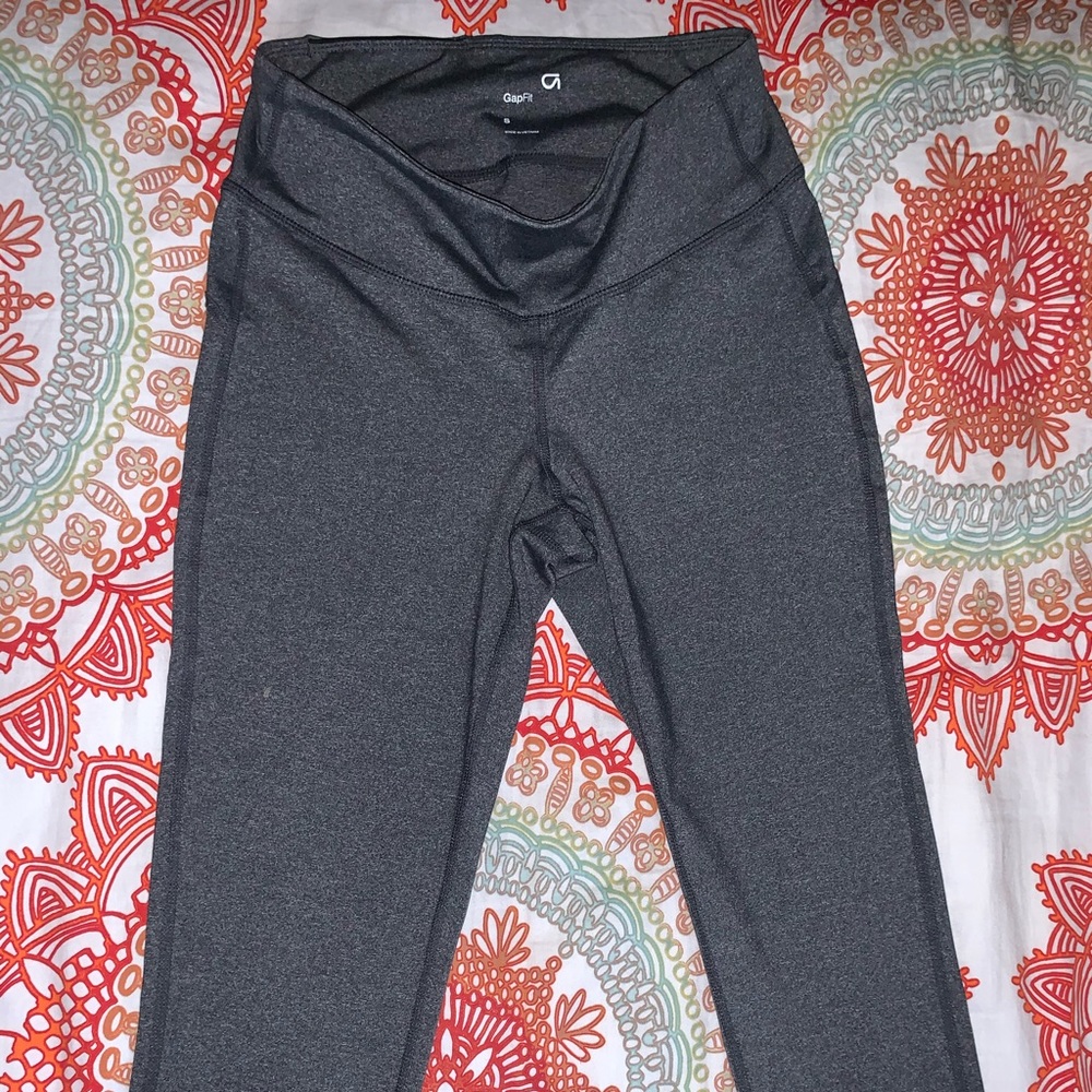 Gray Capri Gap leggings